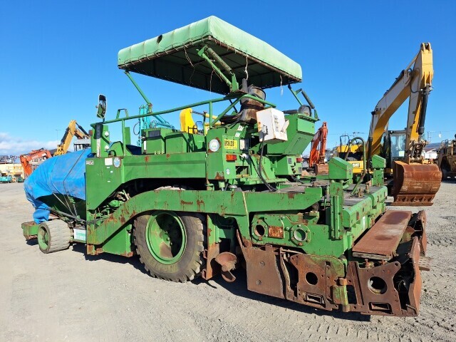 中古トラック・中古重機・中古ダンプ等の販売専門店だから激安